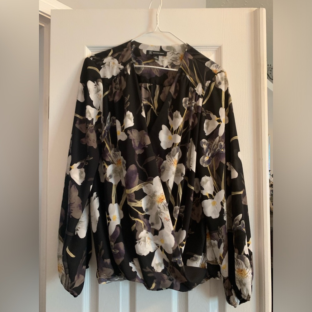 🎉 INC blouse Medium